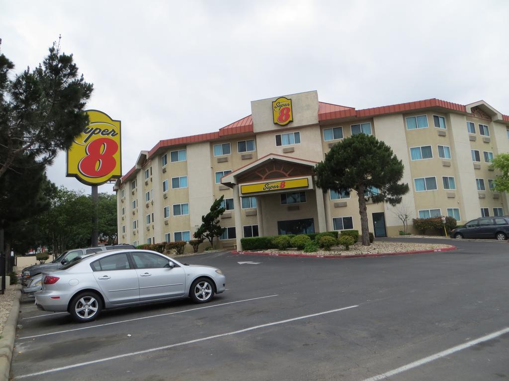 Super 8 By Wyndham Austin North/University Area Екстер'єр фото